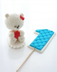 Сахарная фигурка из мастики «Мишка на годик для мальчика», Казахстан