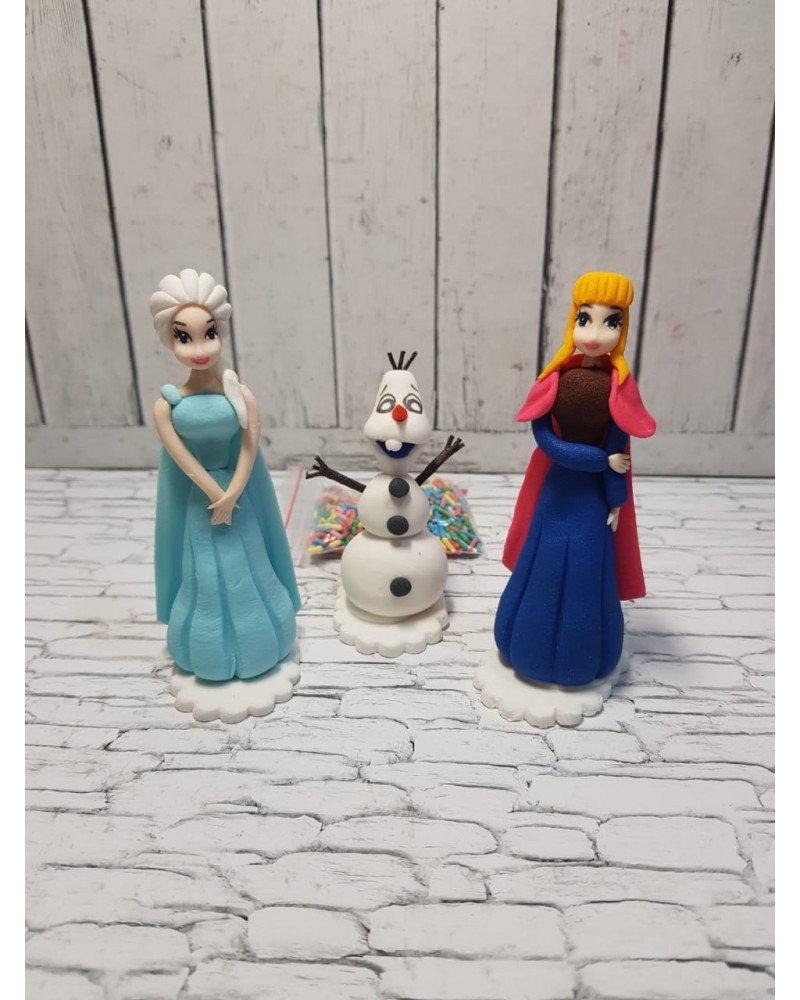 Сахарная фигурка из мастики «Холодное сердце – Эльза,  Анна и Олов», Казахстан